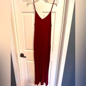 Maroon maxi dress with pockets